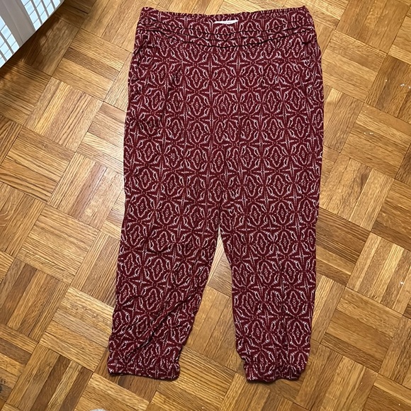 Patterned capris - Picture 2 of 3